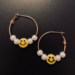 💗 Emoji Smiley Face Hoop Earrings NEW Cute!